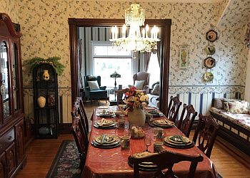 Niagara Falls bed and breakfast Blue Gables B&B