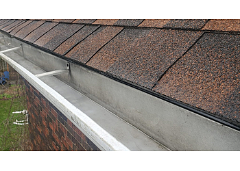 Welland gutter cleaner Blue Wave Exterior Cleaning Inc.