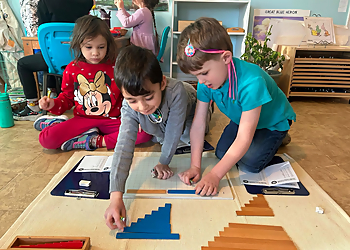 Bluebell Montessori School - Fredericton, NB Écoles Maternelles - Kids Activity Image