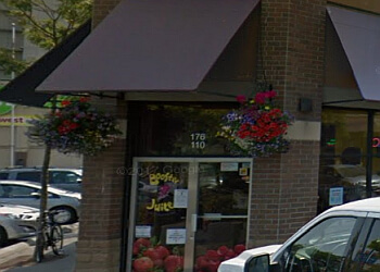 Victoria juice bar Booster Juice Victoria