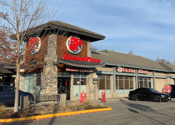 Richmond pizza place Boston Pizza