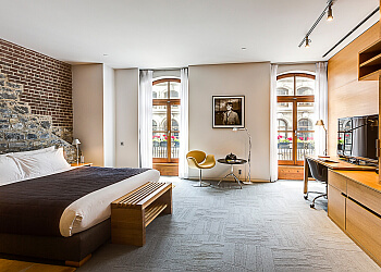 Montreal spas Bota Bota, Spa-Sur-L'eau