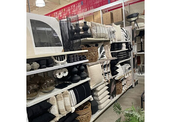 Milton furniture store Bouclair Milton