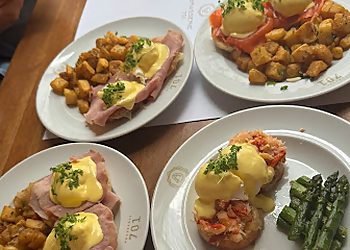 Montreal Cuisine Française Brasserie 701