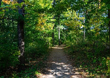Oakville hiking trail Bronte Creek Provincial Park