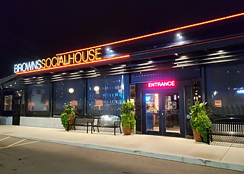 Waterloo sports bar Browns Socialhouse Waterloo