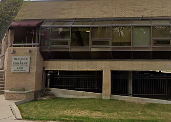 Medicine Hat business lawyer Bryce R. Farrell - NIBLOCK AND COMPANY LLP