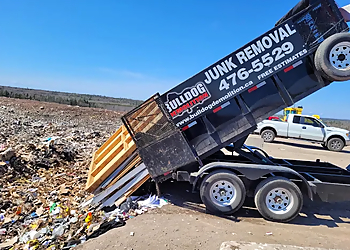 Bulldog Demolition and Junk Removal Bulldog Demolition and Junk Removal - Fredericton, NB Collecte des ordures - Truck Image