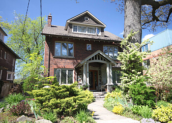 Toronto bed and breakfast By The Park Bed & Breakfast 