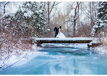 Burlington wedding photographer Captured Memories Productions
