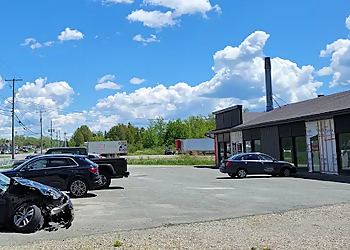 Sherbrooke auto body shop CARSTAR St-Elie