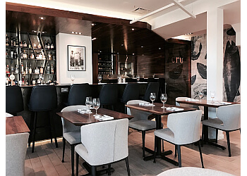 Longueuil seafood restaurant CRU