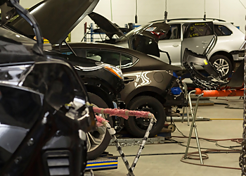 Niagara Falls auto body shop CSN Maple Leaf Collision Centre