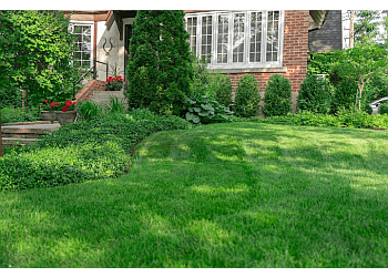 Montreal lawn care service CVert-Entretien de Pelouse Montréal