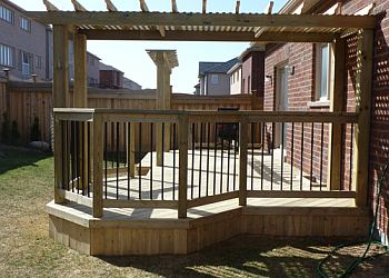 Stouffville fencing contractor Can Do Fence & Deck