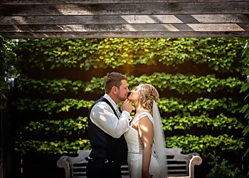 Nanaimo wedding photographer Casting Moments Photography