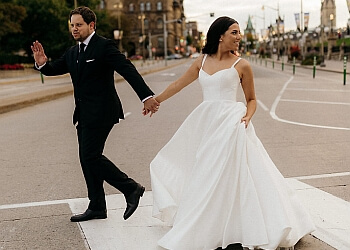 Quebec wedding photographer Cathy Lessard Photographe