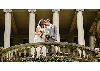 Surrey wedding photographer Cedar and Sand Photography