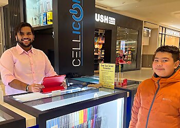 Cellicon Kiosk Oshawa Centre - Oshawa, ON Réparation De Téléphone Portable - Client Image