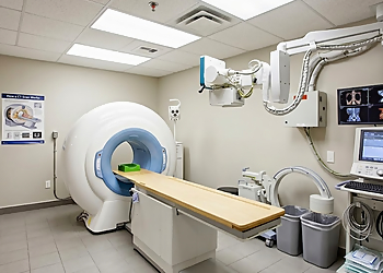 Central Toronto Veterinary Referral Clinic - Toronto, ON Cliniques Vétérinaires - Medical Procedure Image