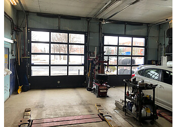 Centre mécanique Saint-Charles - Longueuil, QC Garage de réparation voiture - Business Interior Image