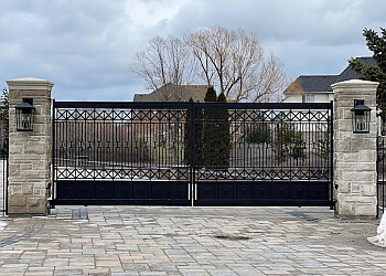 Brampton Entrepreneurs En Clôtures Chamak Steel Railings and Fences