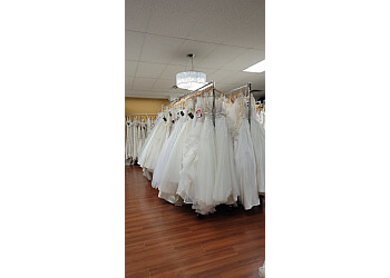 Winnipeg Boutiques De Mariage Chantal's Bridal and Formal