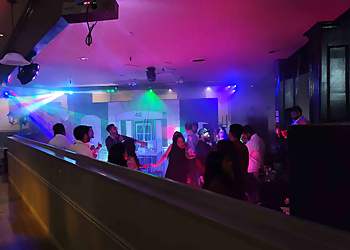 Chasers Bar & Grill - Oshawa, ON Boites de nuite  - Dance floor image