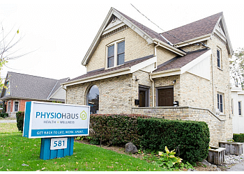 London physical therapist Cheryl Richardson, PT - PHYSIOHAUS HEALTH + WELLNESS