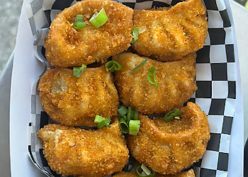 Waterloo food truck Chickeez Food Truck