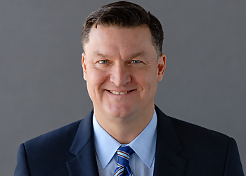 Christopher Hendry- BRECHIN & HUFFMAN LLP - Burlington, ON Employment Lawyers - Lawyer Portrait Image
