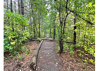 Brampton hiking trail Claireville Conservation Area