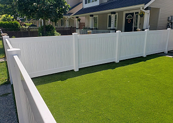 Chilliwack fencing contractor Classic Vinyl Fencing Ltd
