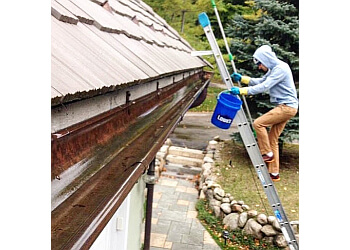 Burnaby gutter cleaner Clean Heights Property Services