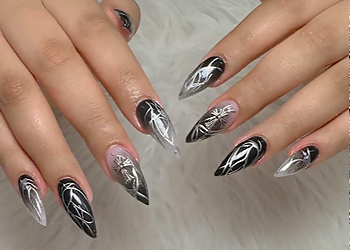 Clever Nails - Edmonton, AB Salons De Manucure - Service Highlights
