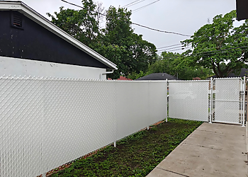 Clotures JPS - Laval, QC Fencing Contractors - Service Image