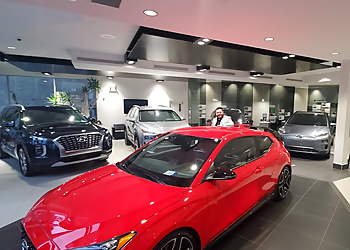 Coiteux Hyundai - Montreal, QC Concessionnaires d'automobile - Business Interior Image