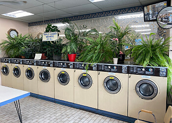 Welland Nettoyages à sec Colonial Cleaners & Laundromat