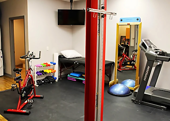 Connor Massimo, FCAMPT - PULSE PHYSIO & PERFORMANCE - Peterborough, ON Physical Therapists - Treatment Room Image