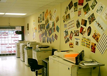 Copy Point - Hamilton, ON Imprimeries - Printing Machine Image
