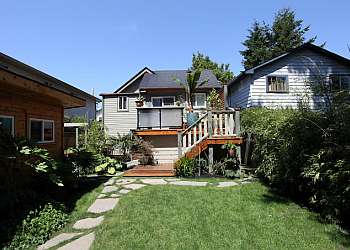 Victoria landscaping company Costa Verde Contracting Inc.