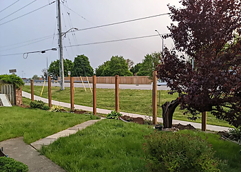 Countryside Fencing - Welland, ON Entrepreneurs En Clôtures - Installation Service Image