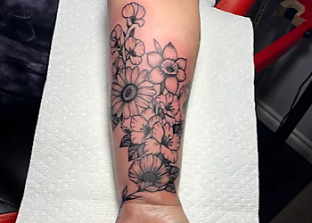 Welland Salons de tatouage Creative Arts Tattoo Studio