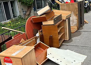 Crown Junk Removal - Saint Jerome, QC Collecte des ordures - On-Site Service Image