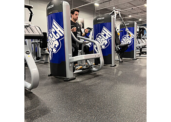 Stratford gym Crunch Fitness Stratford