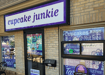 Cupcake Junkie Bakery & Cafe - Whitby, ON Pâtisseries - Restaurant Exterior Image