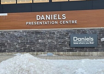 Aurora Magasins de enseignes Curb Signs Inc.