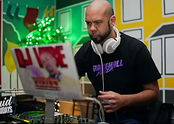 DJ Vibe - Cambridge, ON DJs - Entertainment Highlights