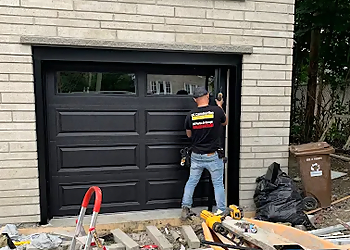 DK Porte de Garage - Montreal, QC Garage Door Repair - On-Site Service Image
