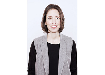 DR. CAROLINE JODOIN - Center Dentaire Douville DR. CAROLINE JODOIN - Center Dentaire Douville